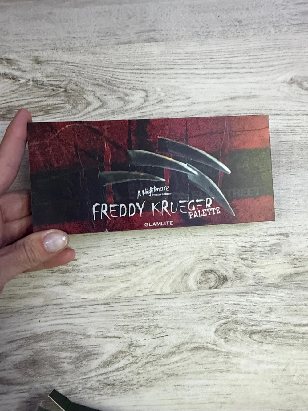 Glamlite Friday the 13th Camp Crystal Lake Eyeshadow Palette - Red
